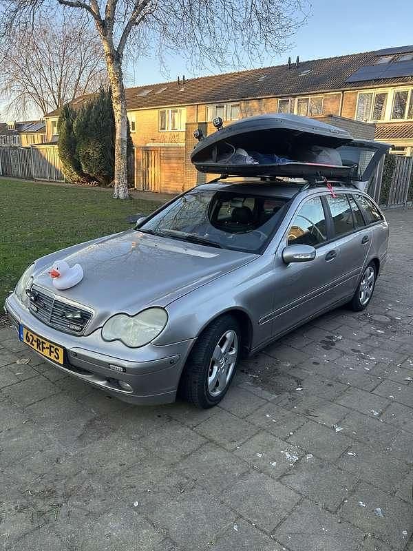 Grijs Gebruikt 2003 Mercedes C220 Elegance Stationwagen | € 1.400 (Eerlijke prijs) - Afbeelding 1/3