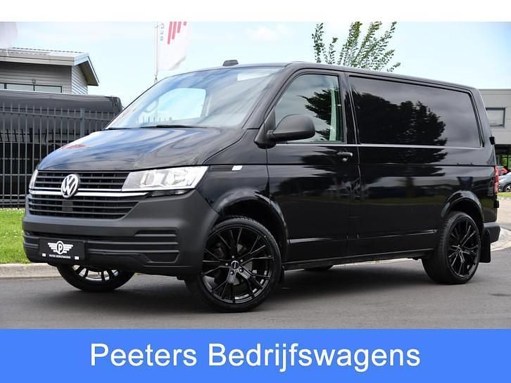 Zwart Gebruikt 2023 VW T6.1 Black Edition Van | € 31.995 (Super prijs) - Afbeelding 1/4