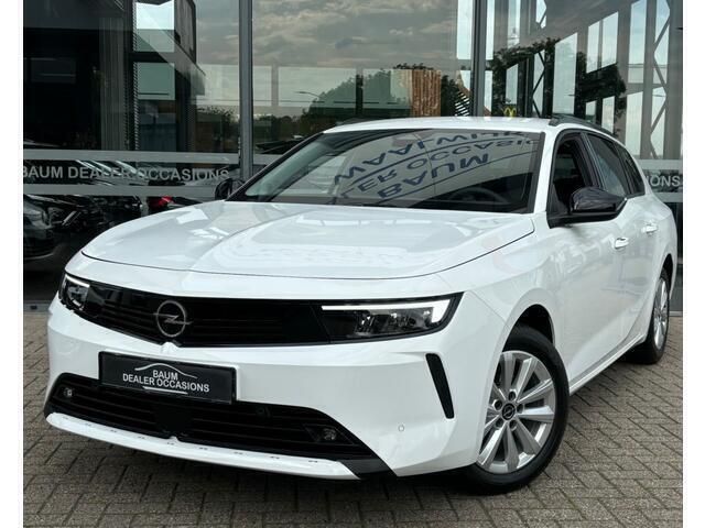 Wit, andere lak Gebruikt 2024 Opel Astra Edition Stationwagen | € 22.750 (Goede deal) - Afbeelding 1/4