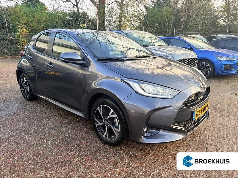 Grijs Occasion 2024 Toyota Yaris Edition Hatchback | € 24.500 (Goede deal) - Afbeelding 1/1