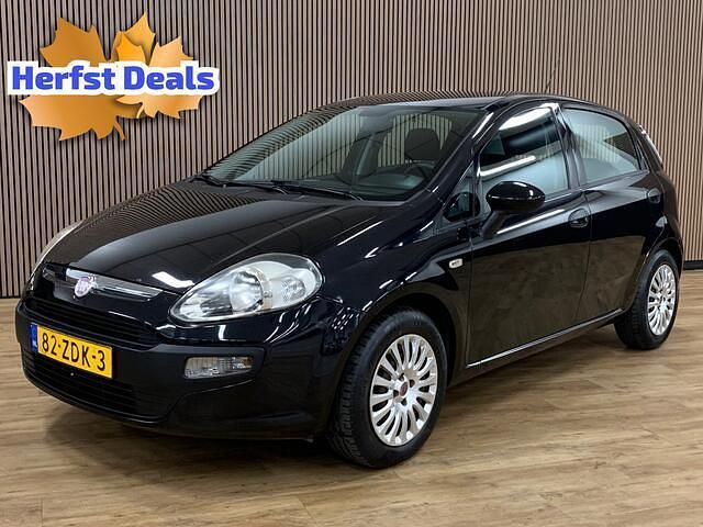Zwart (metallic) Gebruikt 2011 Fiat Punto Evo Active Hatchback | € 3.945 (Iets duurder) - Afbeelding 1/4
