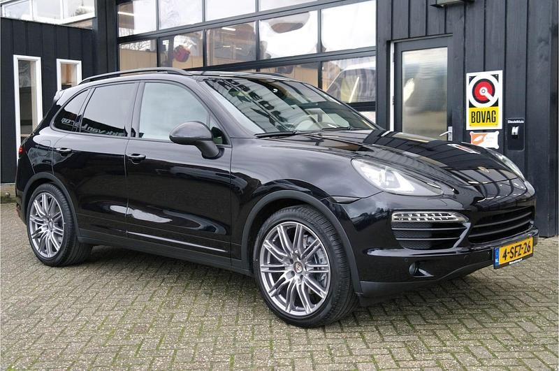 Zwart Occasion 2012 Porsche Cayenne SUV | € 21.999 (Eerlijke prijs) - Afbeelding 1/4