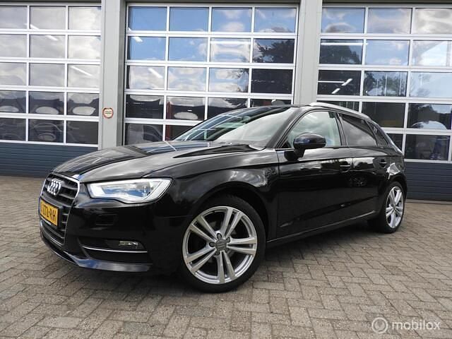 Zwart Gebruikt 2013 Audi A3 Sportback Ambition Hatchback | € 8.950 (Eerlijke prijs) - Afbeelding 1/4