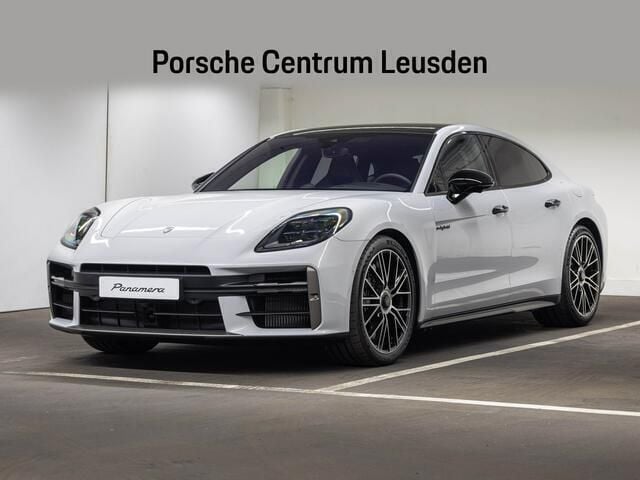 Grijs Nieuw 2025 Porsche Panamera Turbo E-Hybrid Sedan | € 249.254 - Afbeelding 1/4