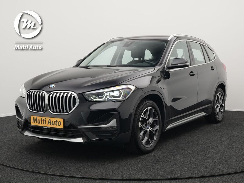 Zwart Gebruikt 2020 BMW X1 xLine SUV | € 24.880 (Super prijs) - Afbeelding 1/4
