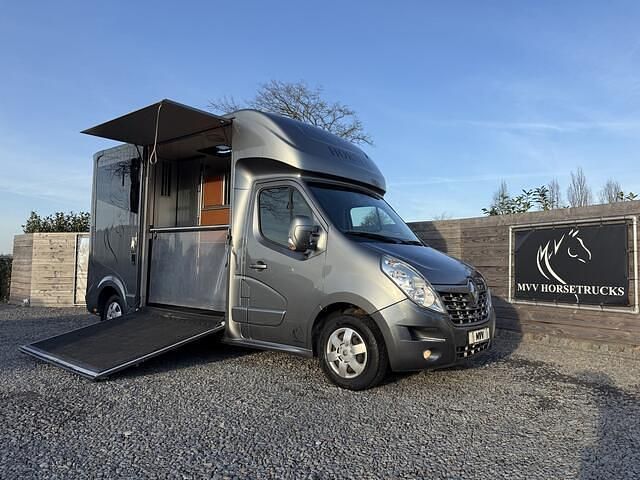 Grijs Occasion 2016 Renault Master Van | € 41.995 - Afbeelding 1/3