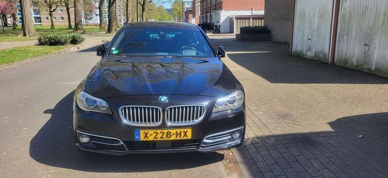 Zwart Gebruikt 2013 BMW 528 Executive Stationwagen | € 14.000 (Eerlijke prijs) - Afbeelding 1/4