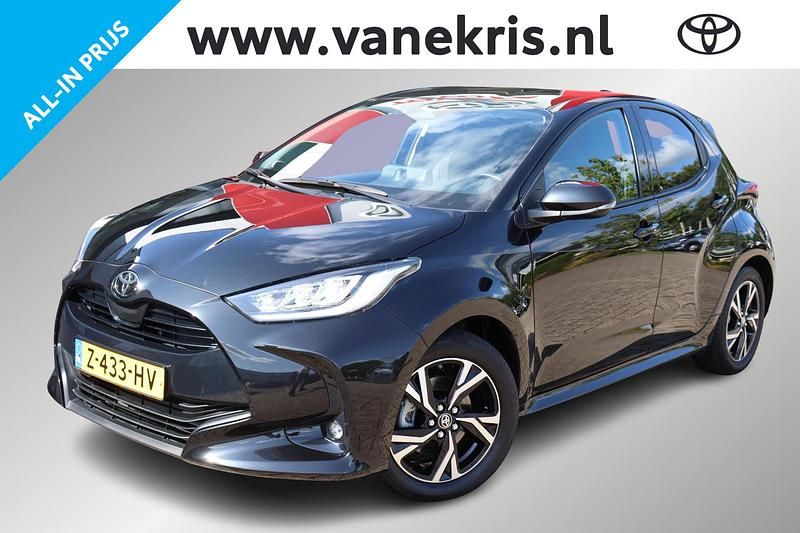 Zwart Gebruikt 2024 Toyota Yaris Hybrid Edition Hatchback | € 26.499 (Eerlijke prijs) - Afbeelding 1/4