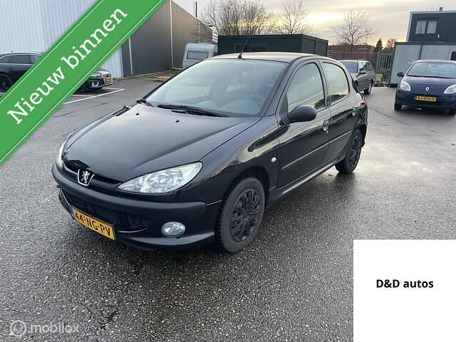 Zwart Occasion 2003 Peugeot 206 Premium Hatchback | € 1.250 (Eerlijke prijs) - Afbeelding 1/4