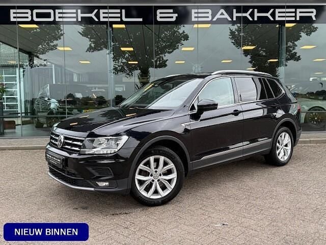 Zwart Gebruikt 2018 VW Tiguan Allspace Comfortline SUV | € 25.750 (Goede deal) - Afbeelding 1/4