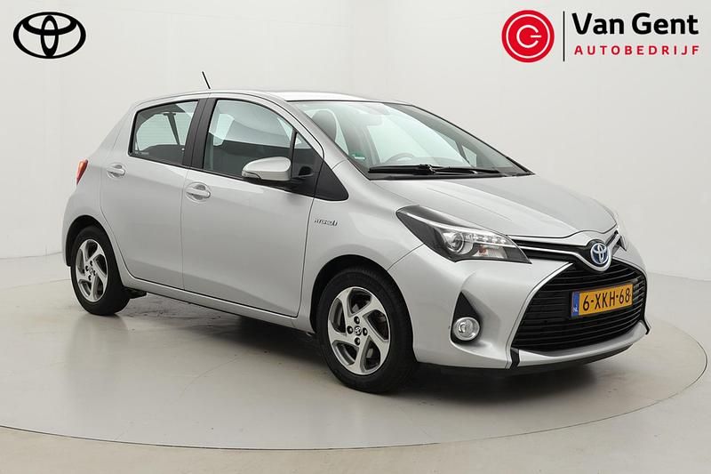 Occasion Toyota Yaris Hybrid 101 PK (74 kW) 2014 Grijs Hatchback