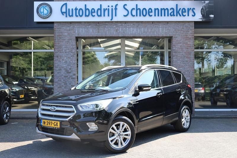 Zwart Gebruikt 2020 Ford Kuga Titanium SUV | € 22.740 (Eerlijke prijs) - Afbeelding 1/4