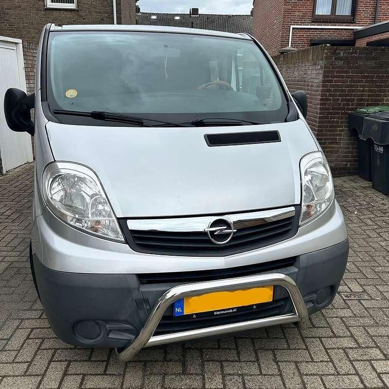 Grijs Gebruikt 2010 Opel Vivaro Van | € 7.450 - Afbeelding 1/4
