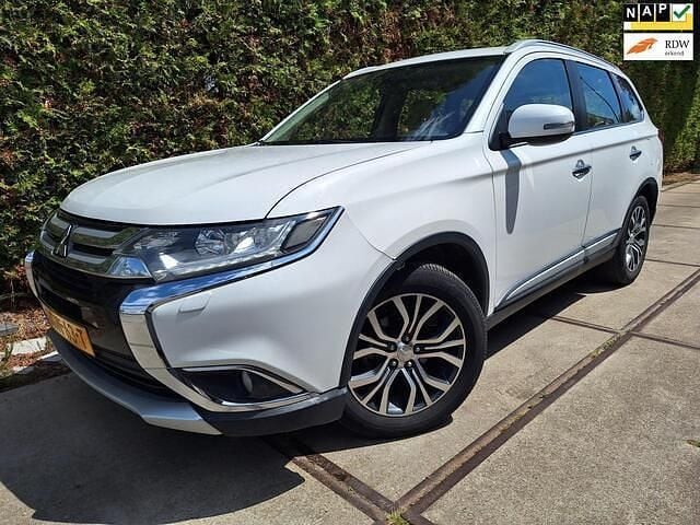Wit Gebruikt 2016 Mitsubishi Outlander SUV | € 9.800 - Afbeelding 1/4