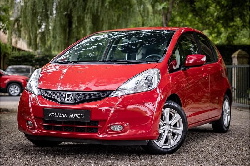 Rood Gebruikt 2014 Honda Jazz Comfort Hatchback | € 11.450 (Eerlijke prijs) - Afbeelding 1/4