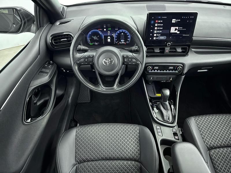 Occasion Toyota Yaris Executive 131 PK (96 kW) 2024 Zwart Hatchback