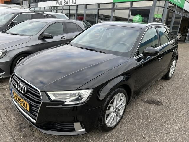 Zwart Gebruikt 2020 Audi A3 Sportback Sport Hatchback | € 18.750 (Eerlijke prijs) - Afbeelding 1/4