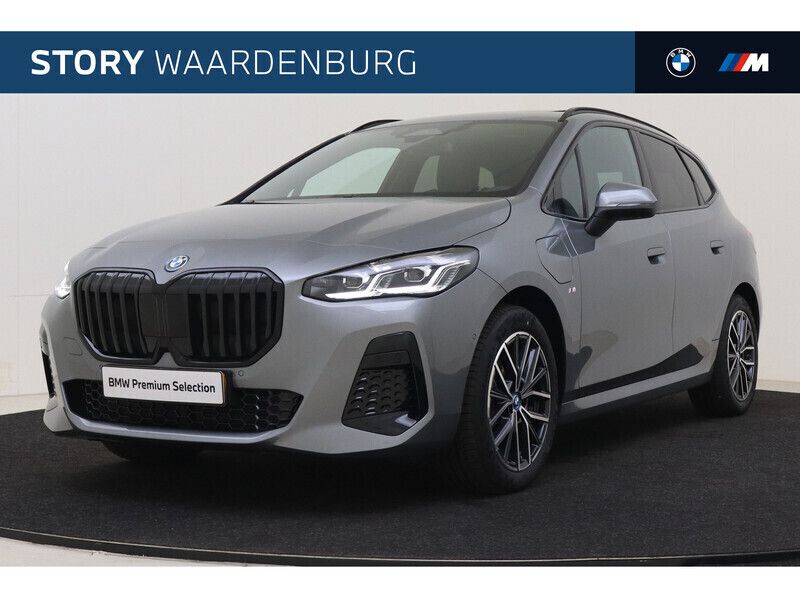 Grijs Gebruikt 2025 BMW 225 Active Tourer Comfort Edition MPV | € 59.495 - Afbeelding 1/4