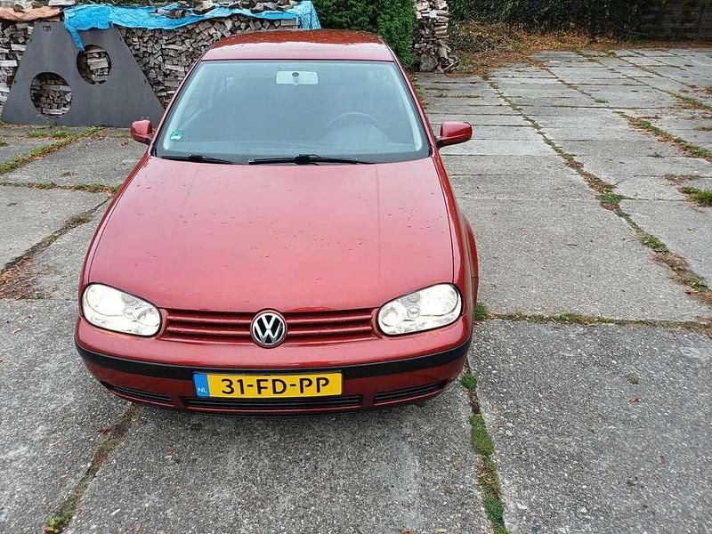 Rood Gebruikt 2000 VW Golf IV Hatchback | € 1.150 (Eerlijke prijs) - Afbeelding 1/4