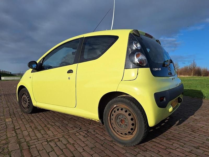 Geel Occasion 2007 Citroën C1 Hatchback | € 1.450 (Goede deal) - Afbeelding 1/4
