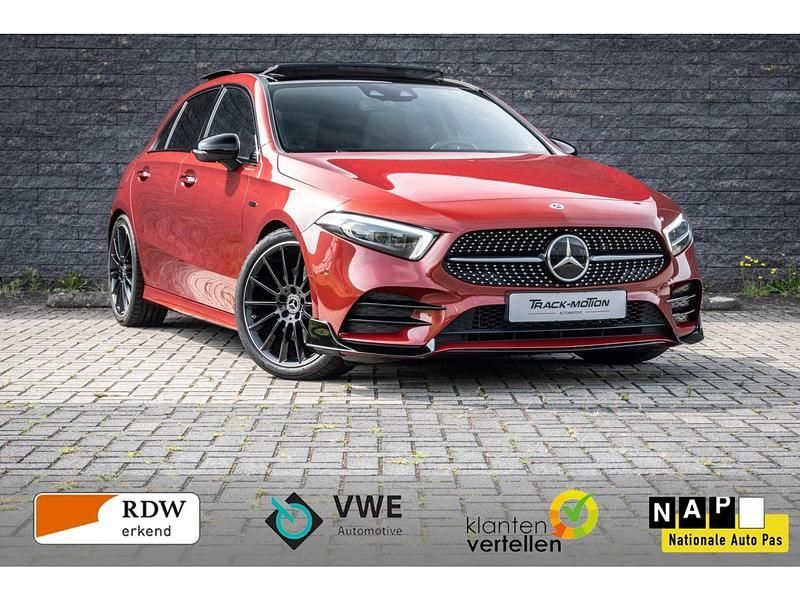 Rood Gebruikt 2020 Mercedes A250 Business Hatchback | € 28.950 (Eerlijke prijs) - Afbeelding 1/4