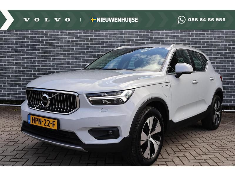 Grijs Gebruikt 2022 Volvo XC40 Inscription SUV | € 34.899 (Eerlijke prijs) - Afbeelding 1/4