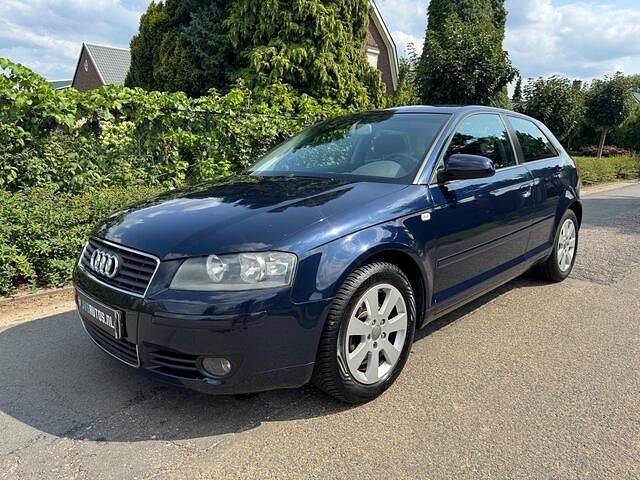Blauw Gebruikt 2004 Audi A3 Ambition Hatchback | € 2.399 (Eerlijke prijs) - Afbeelding 1/4