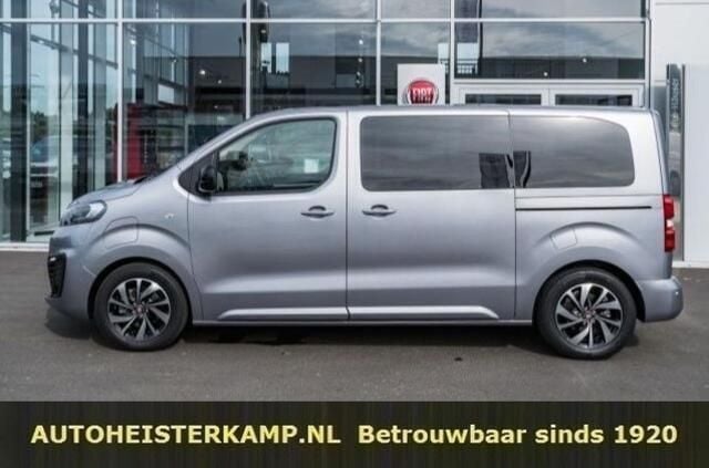 Grijs Gebruikt 2022 Fiat E-Ulysse Lounge MPV | € 39.325 - Afbeelding 1/4