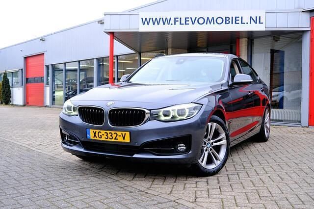 Grijs Occasion 2019 BMW 320 Executive Hatchback | € 18.450 (Goede deal) - Afbeelding 1/4