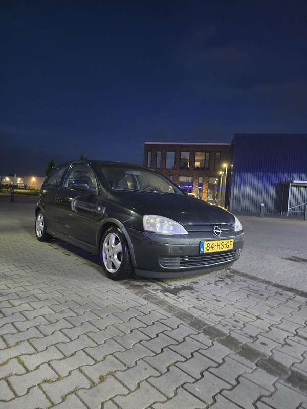 Gebruikt 2003 Opel Corsa Sport Hatchback | € 1.100 (Eerlijke prijs) - Afbeelding 1/4