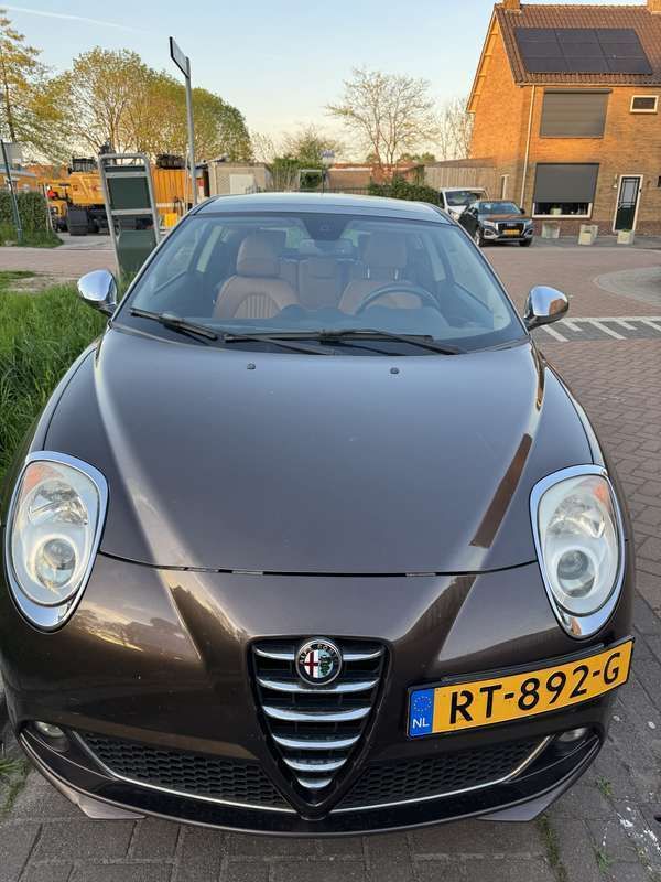 Bruin Gebruikt 2012 Alfa Romeo MiTo Progression Hatchback | € 5.700 (Goede deal) - Afbeelding 1/4