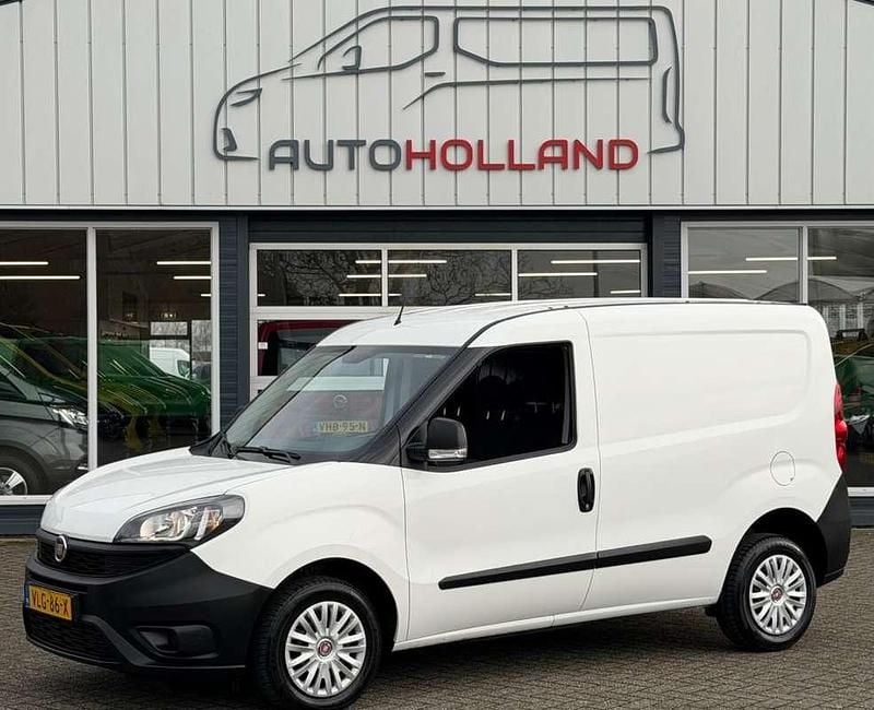 Wit Occasion 2021 Fiat Doblò MPV | € 9.950 (Eerlijke prijs) - Afbeelding 1/4
