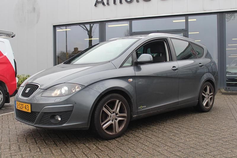 Occasion Seat Altea XL 105 PK (77 kW) 2015 Grijs MPV