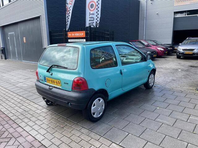 Occasion Renault Twingo 58 PK (42 kW) 2002 Grijs, metallic lak Hatchback