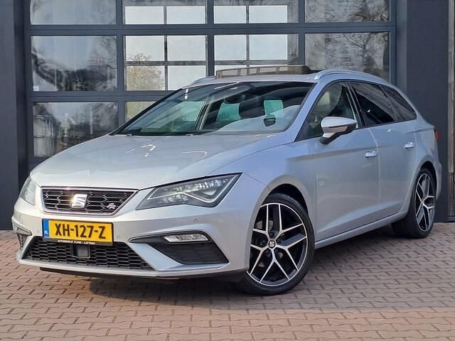 Grijs Gebruikt 2019 Seat Leon ST Business Stationwagen | € 15.950 (Eerlijke prijs) - Afbeelding 1/4