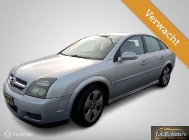 Grijs Occasion 2004 Opel Vectra GTS Elegance Hatchback | € 2.499 (Eerlijke prijs) - Afbeelding 1/4