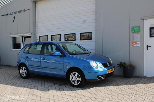 Blauw Gebruikt 2004 VW Polo Hatchback | € 1.950 (Eerlijke prijs) - Afbeelding 1/4