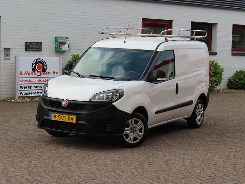 Wit Gebruikt 2019 Fiat Doblò MPV | € 7.650 (Eerlijke prijs) - Afbeelding 1/4