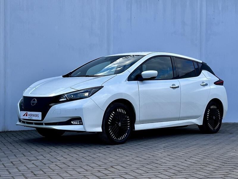 Wit Gebruikt 2023 Nissan Leaf Tekna Hatchback | € 24.480 (Eerlijke prijs) - Afbeelding 1/4
