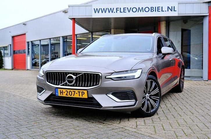 Occasion Volvo V60 R-Design 304 PK (223 kW) 2020 Grijs Stationwagen