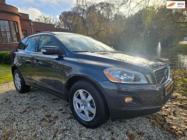 Grijs Gebruikt 2009 Volvo XC60 SUV | € 6.999 (Goede deal) - Afbeelding 1/4
