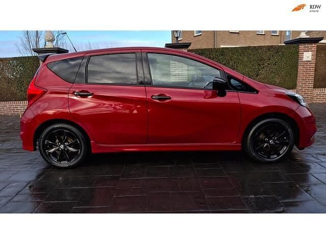 Rood (metallic) Occasion 2016 Nissan Note Black Edition MPV | € 7.950 (Iets duurder) - Afbeelding 1/4