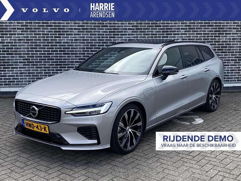 Grijs Gebruikt 2022 Volvo V60 Plus Stationwagen | € 55.899 - Afbeelding 1/4