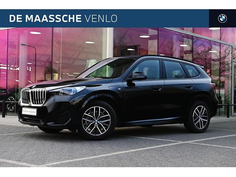 Zwart Occasion 2024 BMW X1 Comfort Edition SUV | € 45.950 (Eerlijke prijs) - Afbeelding 1/4