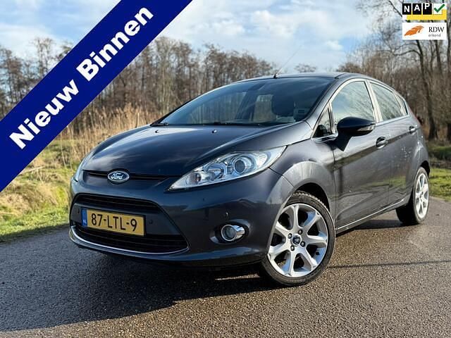 Grijs Occasion 2010 Ford Fiesta Titanium Hatchback | € 3.950 (Goede deal) - Afbeelding 1/4