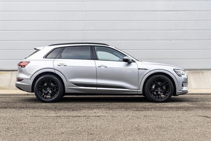 Occasion Audi e-tron Advanced 300 kW (408 PK) 2022 Grijs SUV
