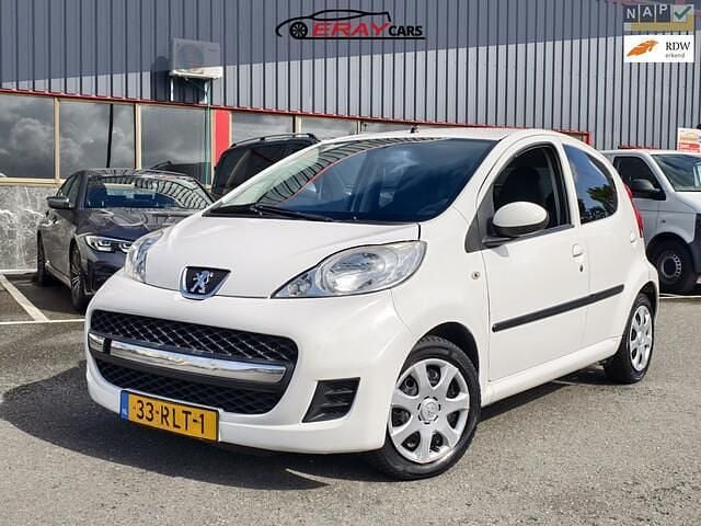 Wit Gebruikt 2011 Peugeot 107 Hatchback | € 4.499 (Eerlijke prijs) - Afbeelding 1/4