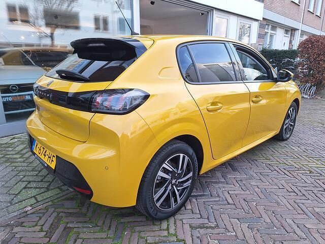 Occasion Peugeot 208 Allure 101 PK (74 kW) 2021 Geel Hatchback