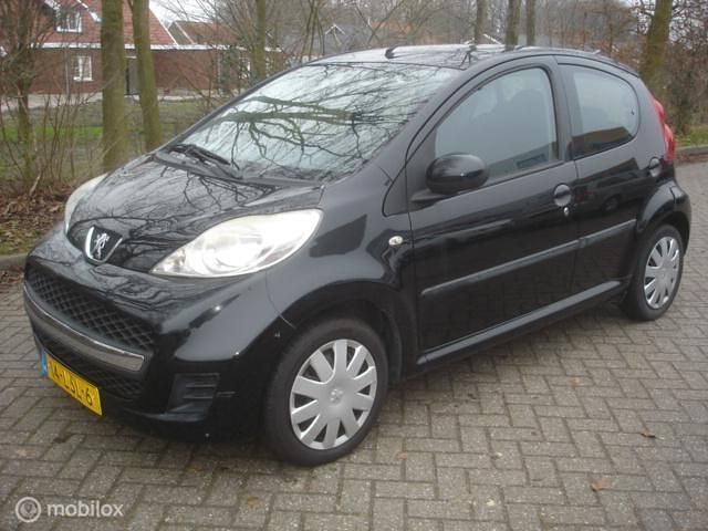 Occasion Peugeot 107 Urban Move 68 PK (50 kW) 2010 Zwart Hatchback