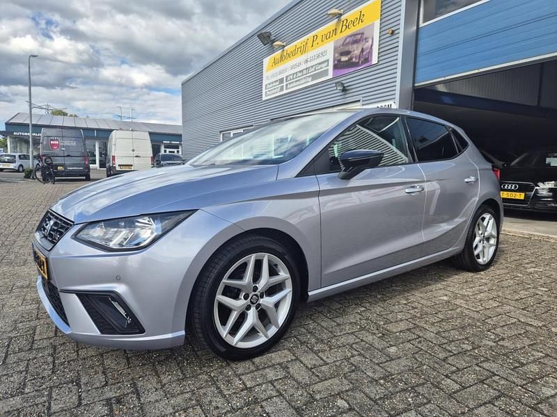 Hatchback Gebruikt 2019 Seat Ibiza Business Hatchback | € 14.350 (Iets duurder) - Afbeelding 1/4